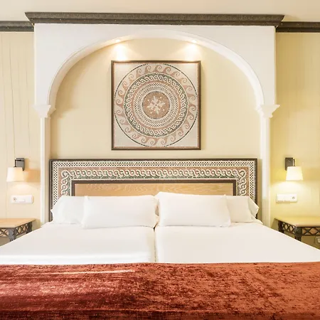 Ilunion Palace Hotell 5*