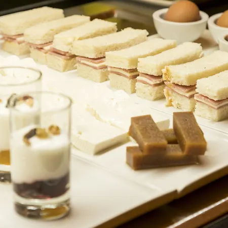 Ilunion Palace Hotell 5*