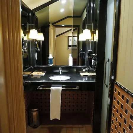 Ilunion Palace Hotel 5*