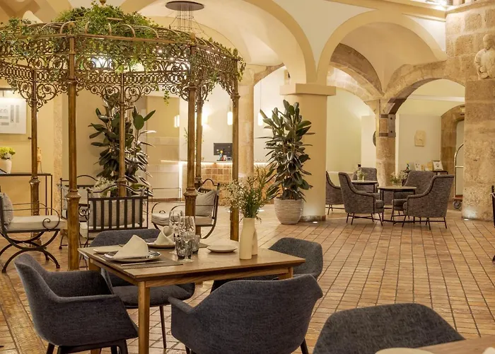 Отель Ilunion Palace 5*